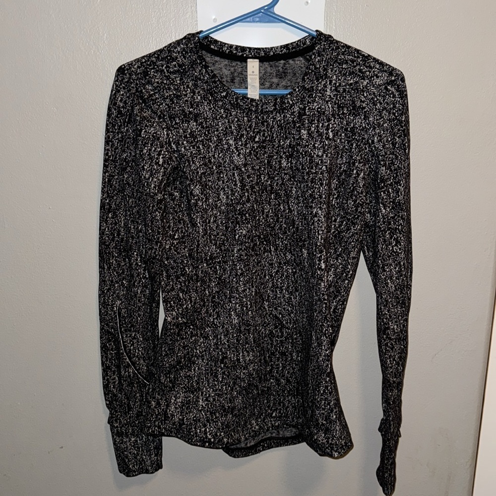 Lululemon Extra Mile Long Sleeve Size 4 - Picture 2 of 8
